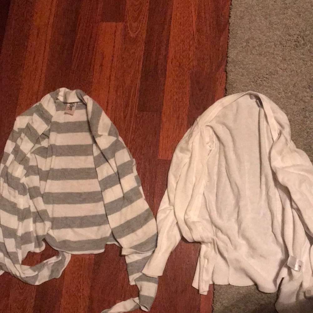 2 little stylish jackets to complete your look